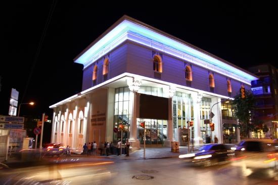 Avcilar Belediyesi Baris Manco Kultur Merkezi